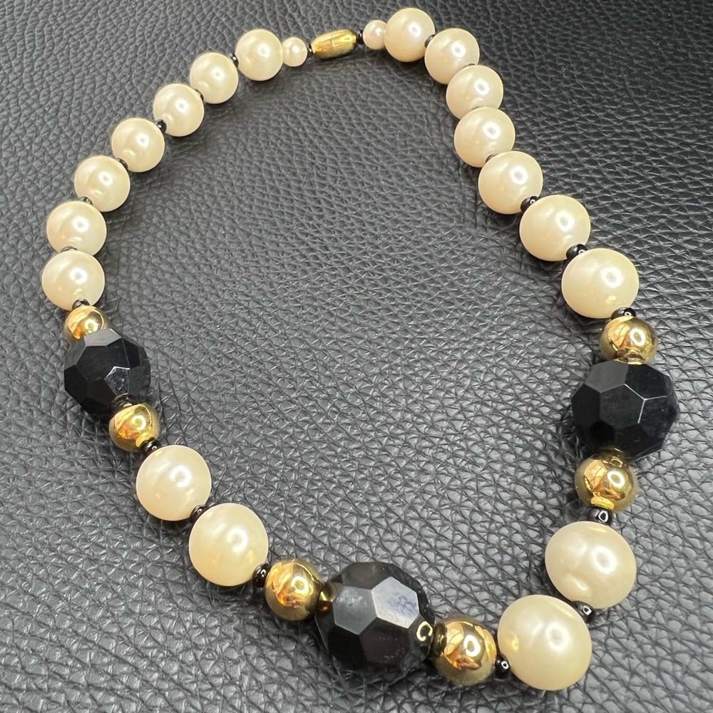 Vintage Faux Pearl Black Faceted Gold Tone Beaded Statement Necklace 16"